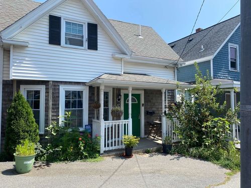 8 May St, Beverly, MA, 01915-5163 | Card Image