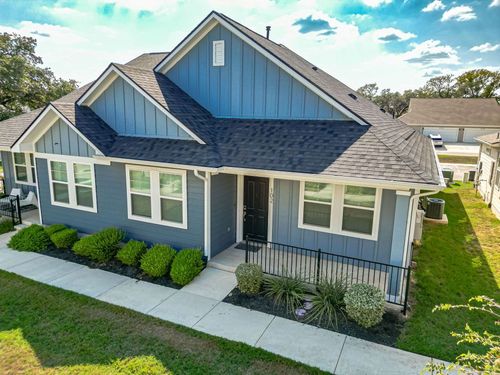 102-104 Menard Dr, San Marcos, TX, 78666-3901 | Card Image