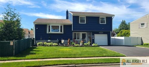 2 Monaghan Rd, Edison, NJ, 08817-4122 | Card Image