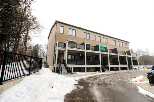 4a-360 Queen St E, Fergus, ON, N1M1T4 | Card Image