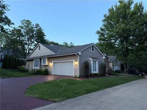 4 W 127th St, Kansas City, MO, 64145-1361 | Card Image