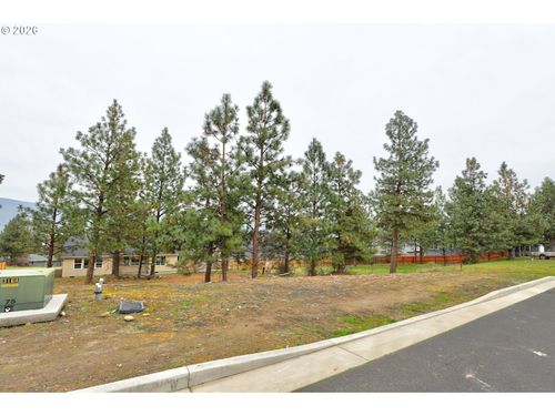 34-2425 W 15th St, The Dalles, OR, 97058-4287 | Card Image