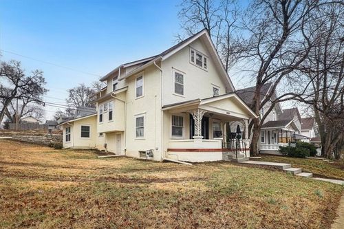 4601 State Line Road, Kansas City, MO, 64112 | Card Image