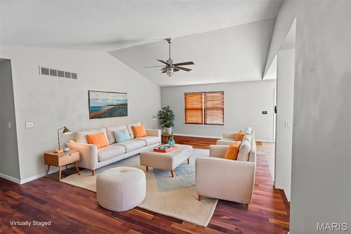 1009 Pine St, New Baden, IL, 62265-1527 | Card Image