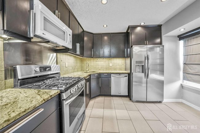 462 Harwick Ct, Townhouse with 2 bedrooms, 3 bathrooms and null parking in Piscataway NJ | Image 6