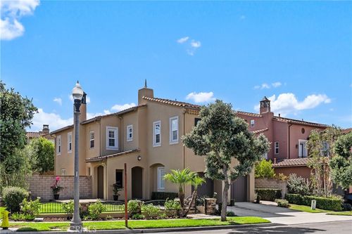 102 Lattice, Irvine, CA, 92603-4261 | Card Image
