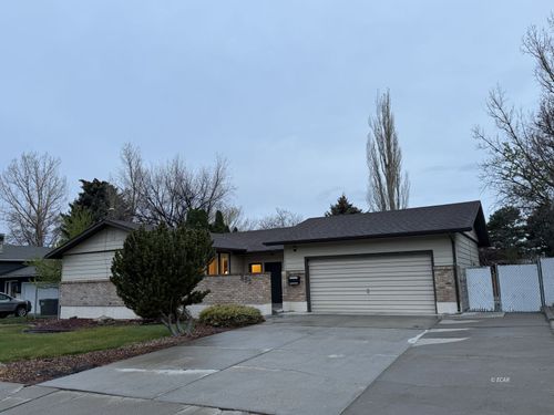 853 Hillside Dr, Elko, NV, 89801-2711 | Card Image