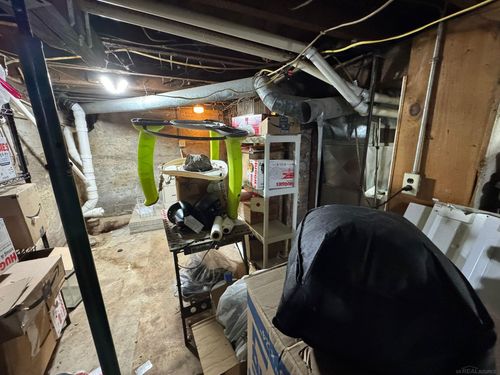 110 W Mcmillan Ave, Newberry, MI, 49868-1622 | Card Image