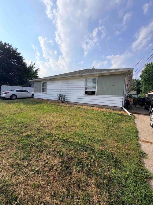 602 8th Street, MENASHA, WI, 54952 | Card Image