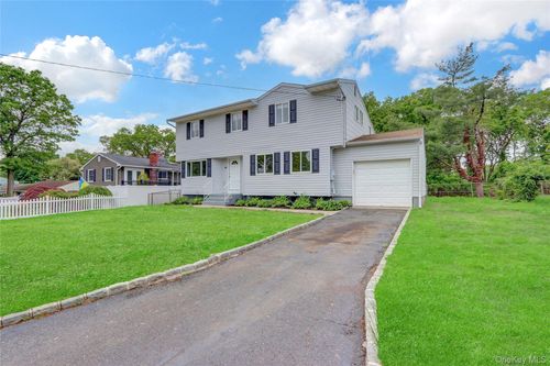 16 Allegheny Dr W, Farmingville, NY, 11738-2840 | Card Image