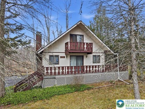 8252 Natures Dr, Tobyhanna, PA, 18466-3346 | Card Image