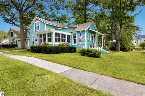 613 Traverse St, Elk Rapids, MI, 49629-9724 | Card Image