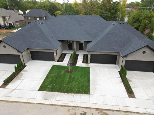 3-21955 Deer Brook Dr, Southfield, MI, 48075-3097 | Card Image