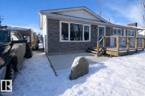 9906 102 St, Morinville, AB, T8R1E7 | Card Image