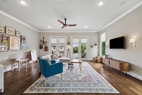 1018 Shepherd Oaks Dr, Houston, TX, 77018-2510 | Card Image