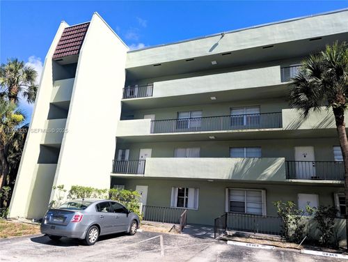 apt-302-1638 Embassy Dr, West Palm Beach, FL, 33401-1958 | Card Image