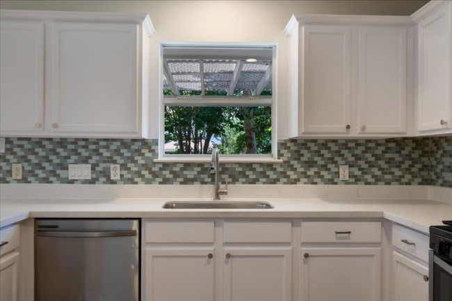1025 Doras Dr, House other with 3 bedrooms, 3 bathrooms and 4 parking in Pflugerville TX | Image 8