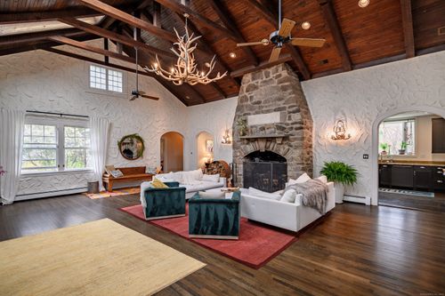 58 Woodchuck Ln, Ridgefield, CT, 06877-5727 | Card Image