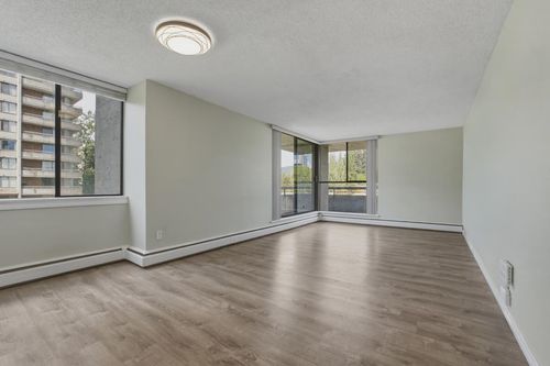 302-3755 Bartlett Crt, Burnaby, BC, V3J7G7 | Card Image