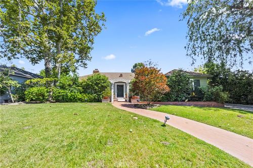 3521 Yorkshire Road, Pasadena, CA, 91107 | Card Image