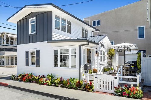 104 Onyx Ave, Newport Beach, CA, 92662-1207 | Card Image