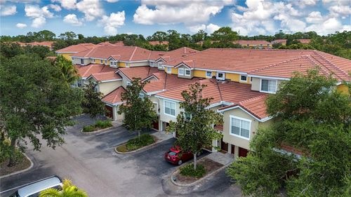 20-208-5721 Bentgrass Dr, SARASOTA, FL, 34235-2694 | Card Image
