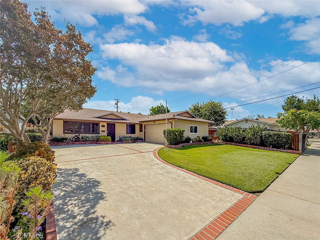 Residential in Chatsworth