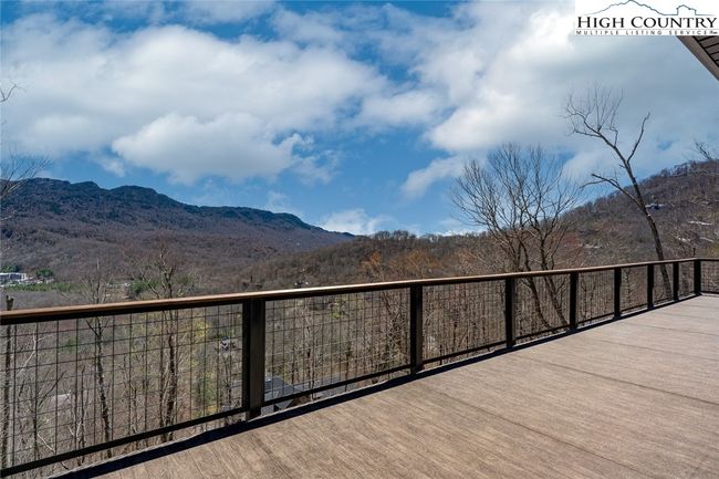 150 Squirrel Corn Ln, House other with 3 bedrooms, 3 bathrooms and null parking in Sugar Mountain NC | Image 20