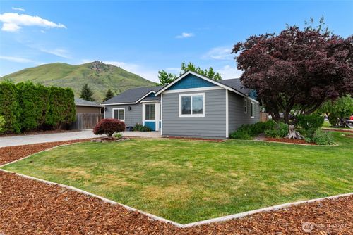 1750 S Methow St, Wenatchee, WA, 98801-9419 | Card Image