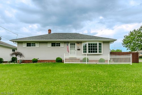 7224 Meadow Ln, Parma, OH, 44134-5921 | Card Image