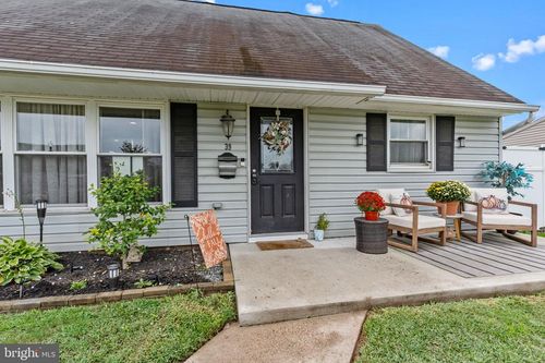 39 Jewel Ln, LEVITTOWN, PA, 19055-2303 | Card Image