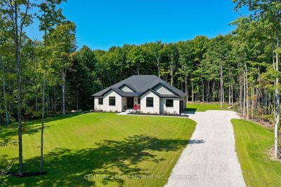 306 Balmy Beach Rd, House other with 3 bedrooms, 3 bathrooms and 14 parking in Owen Sound ON | Image 2