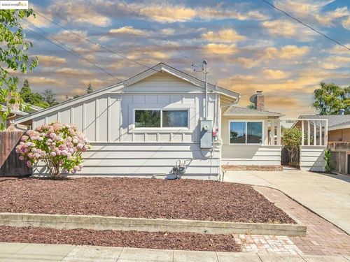 589 Evangeline Way, Hayward, CA, 94544-7436 | Card Image