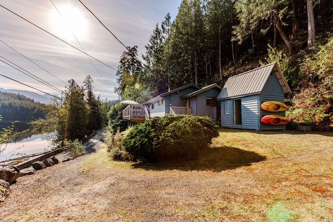 5984 North Lake Road, House other with 3 bedrooms, 1 bathrooms and 3 parking in Pender Harbour BC | Image 22