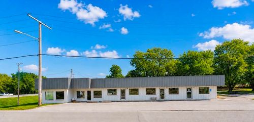 305 S Center St, Grove, OK, 74344-3335 | Card Image