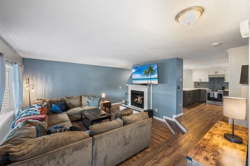 b-5 Old Robinson Rd, Hudson, NH, 03051-3154 | Card Image