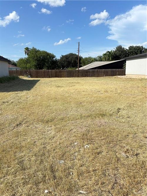 3720 E Diamondhead Ave, Alton, TX, 78573-4574 | Card Image