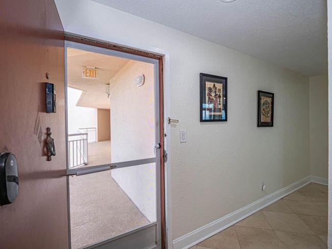 PH6 - 3870 N Highway A1a, Condo with 2 bedrooms, 2 bathrooms and null parking in Hutchinson Island FL | Image 11