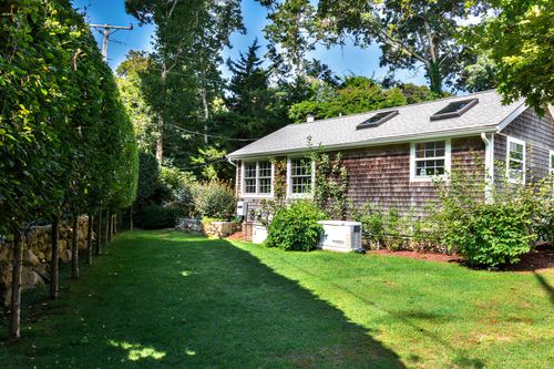 31 North Rd, Chilmark, MA, 02535-2845 | Card Image