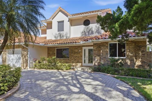 7935 Nw 162nd St, Miami Lakes, FL, 33016-6106 | Card Image