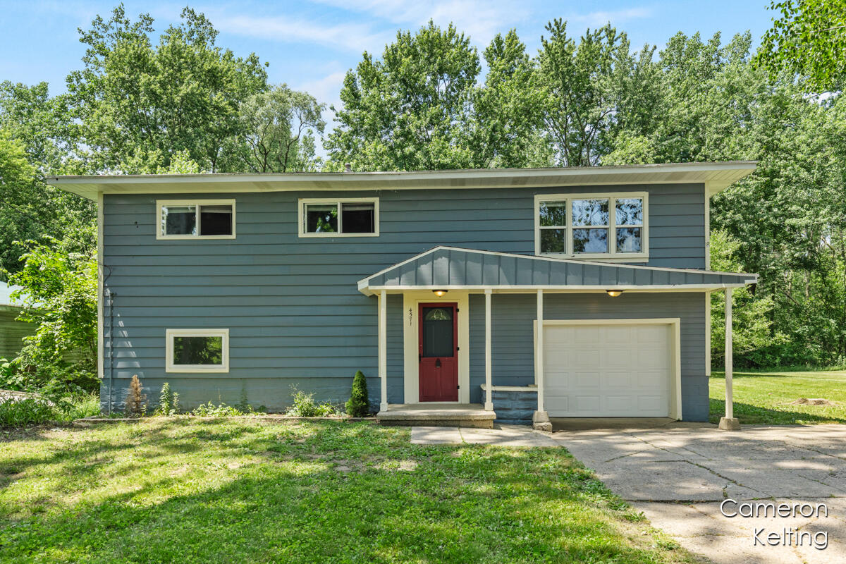 Abrigador Trl, Comstock Park, MI 49321