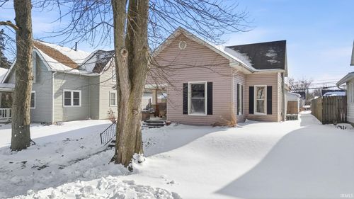 909 S A St, Elwood, IN, 46036-1934 | Card Image