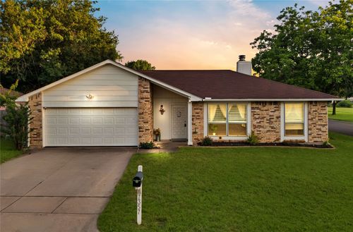 7357 Channel View Dr, Fort Worth, TX, 76133-6858 | Card Image