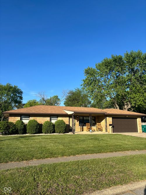 1040 White Ave, Brownsburg, IN, 46112-1720 | Card Image