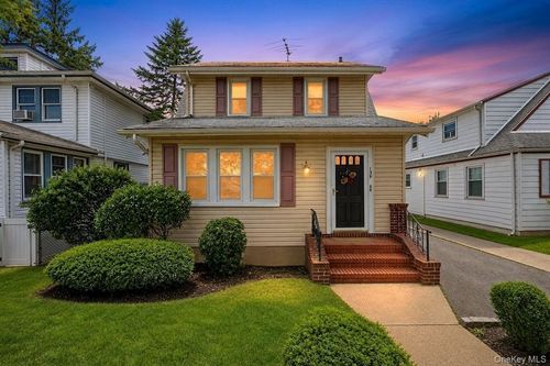 139 N 11th Street, North Hempstead, NY, 11040 | Card Image