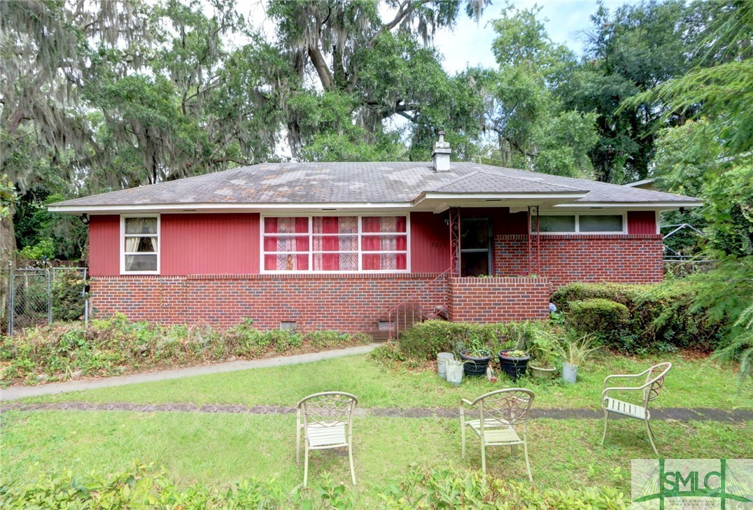Barry St, Savannah, GA 31406