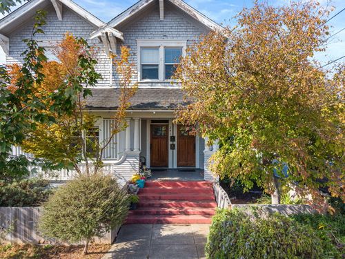 241 15th St, Eureka, CA, 95501-1706 | Card Image