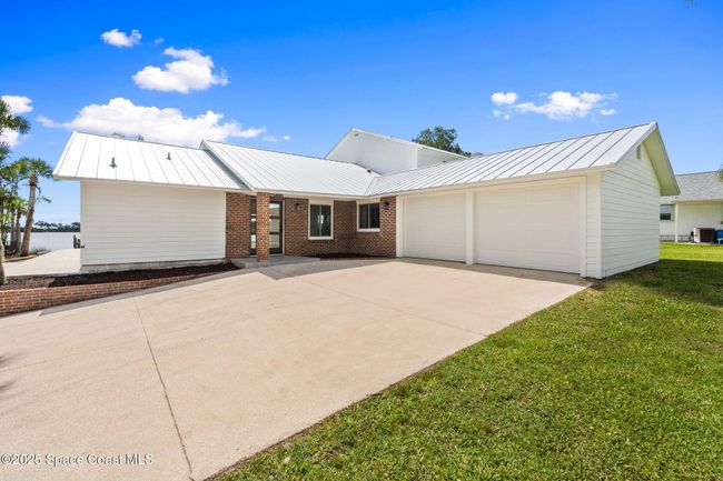 9670 Riverview Dr, House other with 4 bedrooms, 3 bathrooms and null parking in Sebastian FL | Image 42
