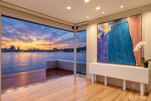 i-2017 Fairview Ave E, Seattle, WA, 98102-3577 | Card Image