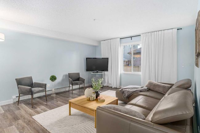 1110 - 2518 Fish Creek Boulevard Sw, Condo with 2 bedrooms, 1 bathrooms and 2 parking in Calgary AB | Image 5